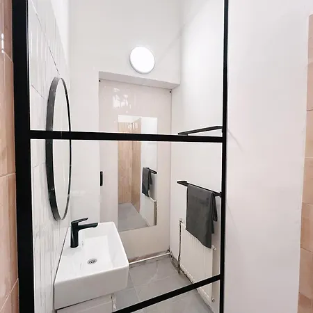 Central Loft Apartment Near Belvedere Castle-3