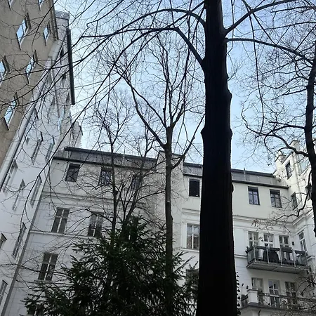 Central Loft Apartment Near Belvedere Castle-2